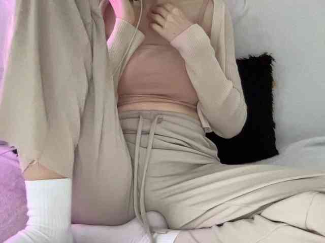 BestyBoobs webcam