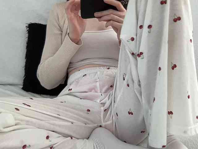 BestyBoobs webcam