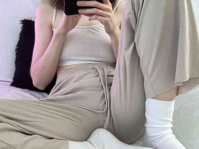 BestyBoobs webcam
