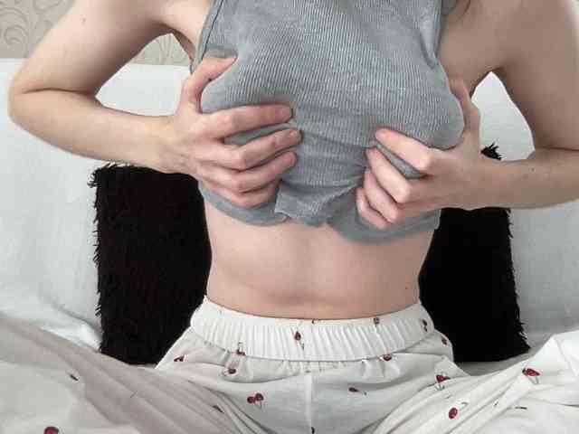 BestyBoobs webcam