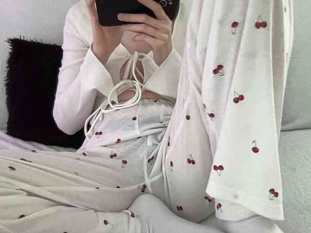 Модель: BestyBoobs