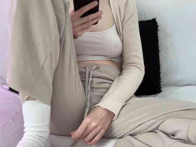 BestyBoobs webcam