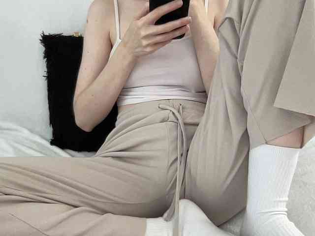 BestyBoobs webcam