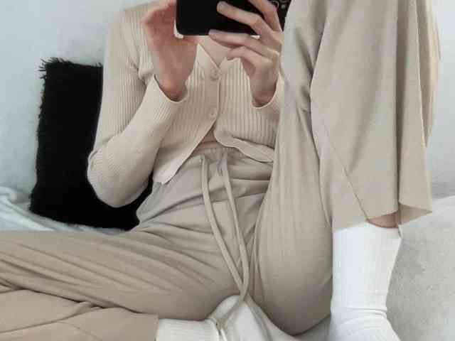 Model: BestyBoobs