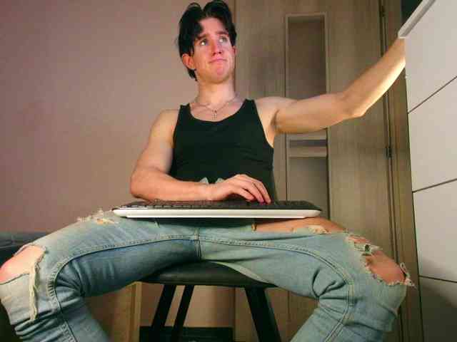 JustChrisHere Sex Cam Show