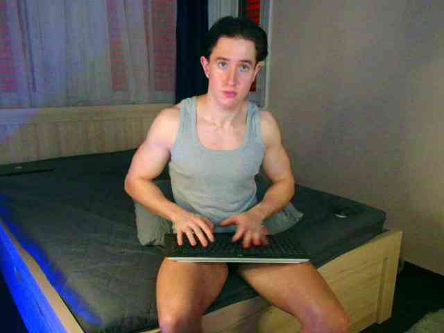 JustChrisHere Sex Cam Show