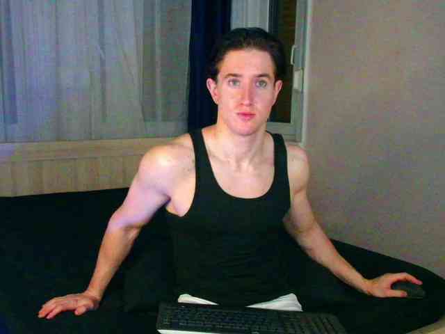 JustChrisHere Sex Cam Show