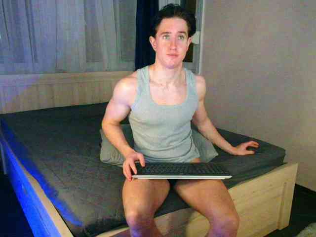 JustChrisHere Sex Cam Show