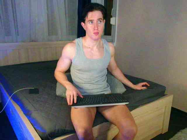 JustChrisHere Sex Cam Show
