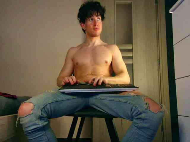 JustChrisHere Sex Cam Show