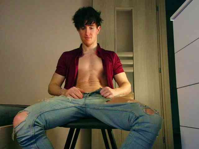 JustChrisHere Sex Cam Show