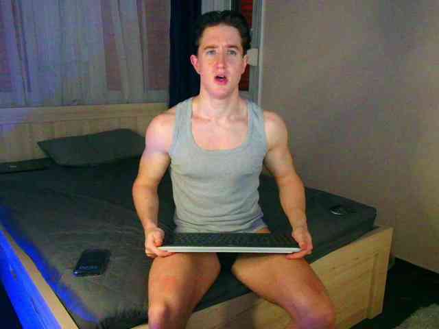JustChrisHere Sex Cam Show