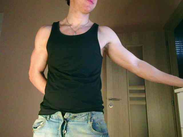 JustChrisHere Sex Cam Show