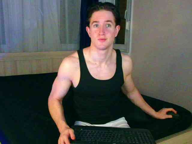 JustChrisHere Sex Cam Show