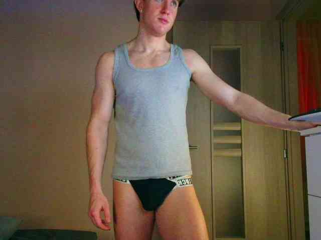 JustChrisHere Sex Cam Show