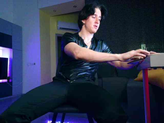 JustChrisHere Sex Cam Show