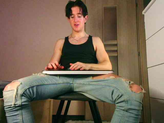 JustChrisHere Sex Cam Show