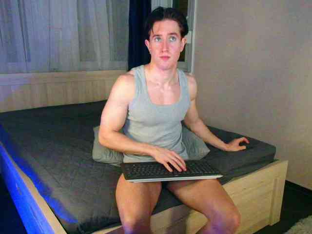 JustChrisHere Sex Cam Show