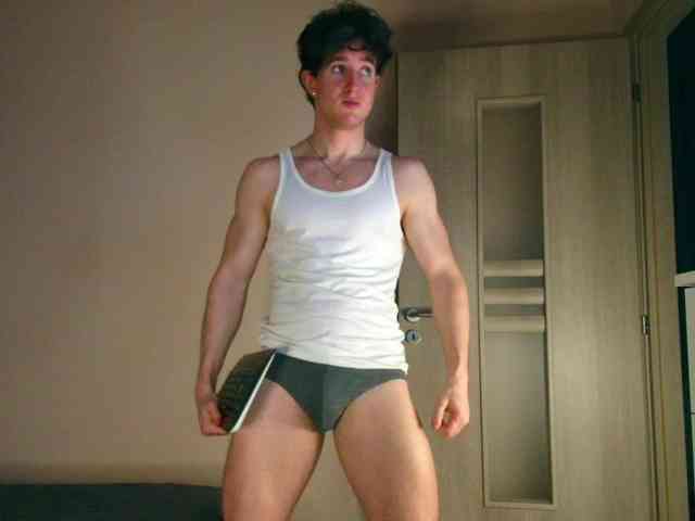 JustChrisHere Sex Cam Show