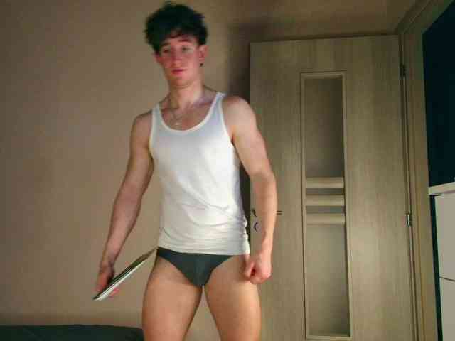 JustChrisHere Sex Cam Show