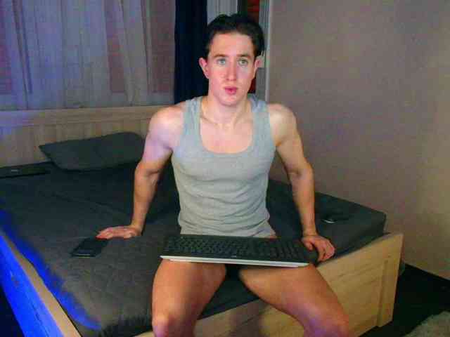 JustChrisHere Sex Cam Show