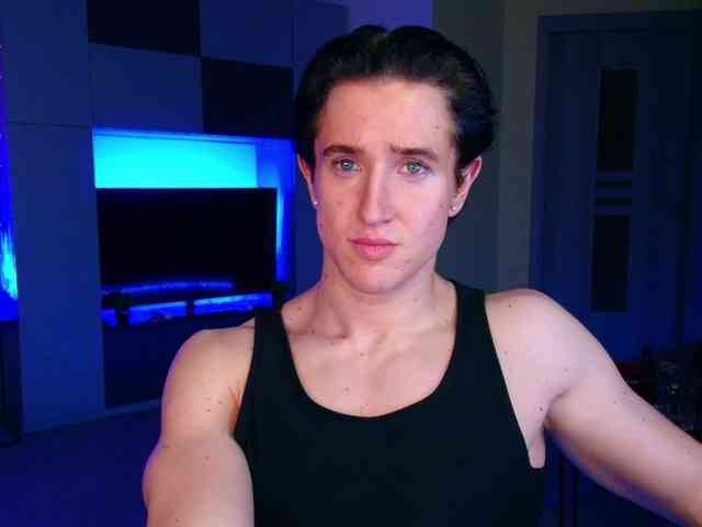 JustChrisHere Live Webcam on BongaCams