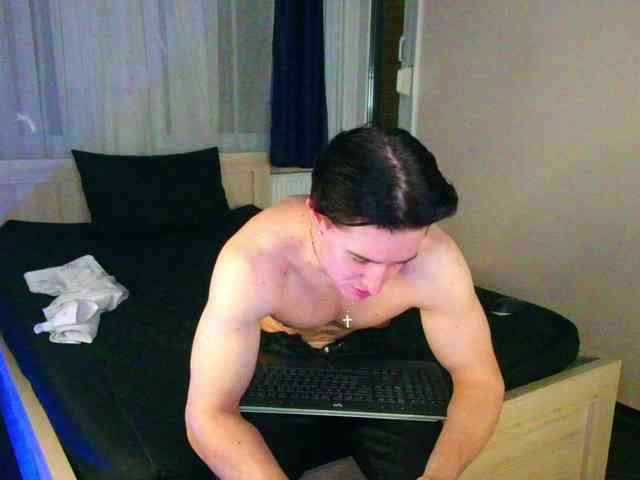 JustChrisHere Sex Cam Show