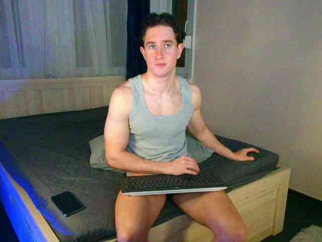 JustChrisHere Sex Cam Show
