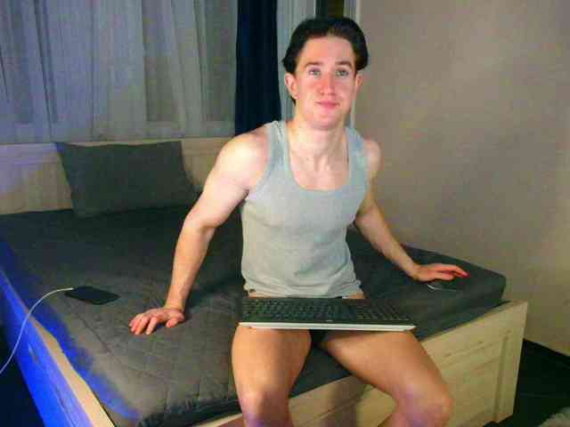 JustChrisHere Sex Cam Show
