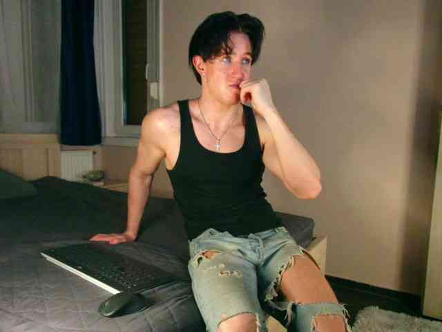 JustChrisHere Sex Cam Show