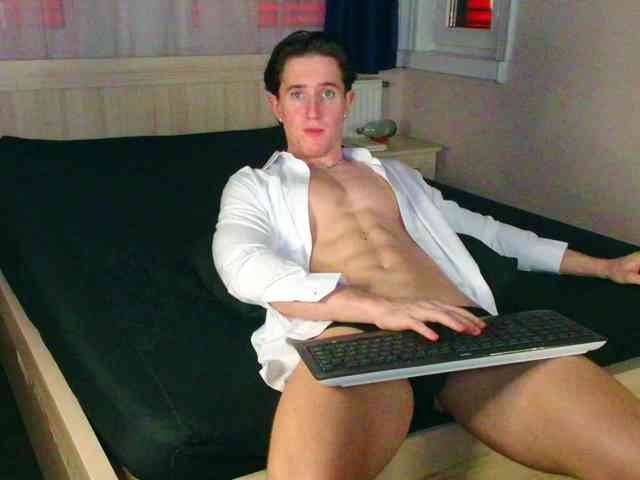JustChrisHere Sex Cam Show