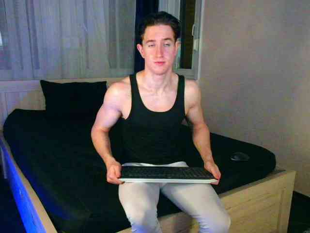 JustChrisHere Sex Cam Show
