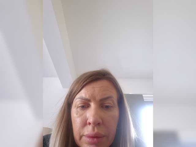 MiaHot live cam on BongaCams