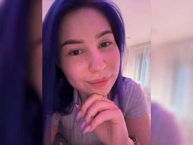 LadyAlis webcam