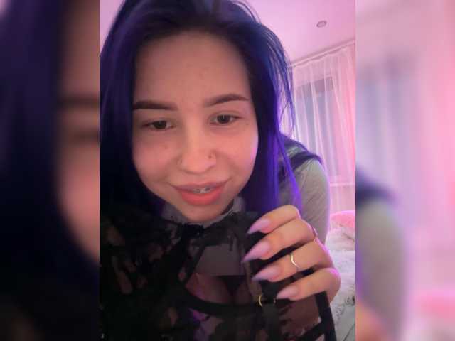 LadyAlis webcam