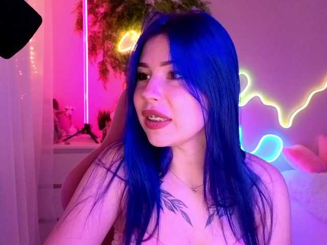 LadyAlis webcam