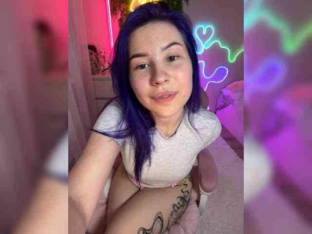 LadyAlis webcam
