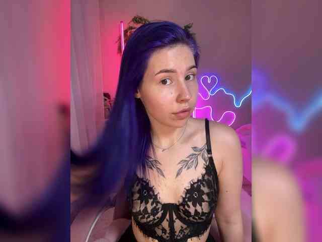 LadyAlis webcam