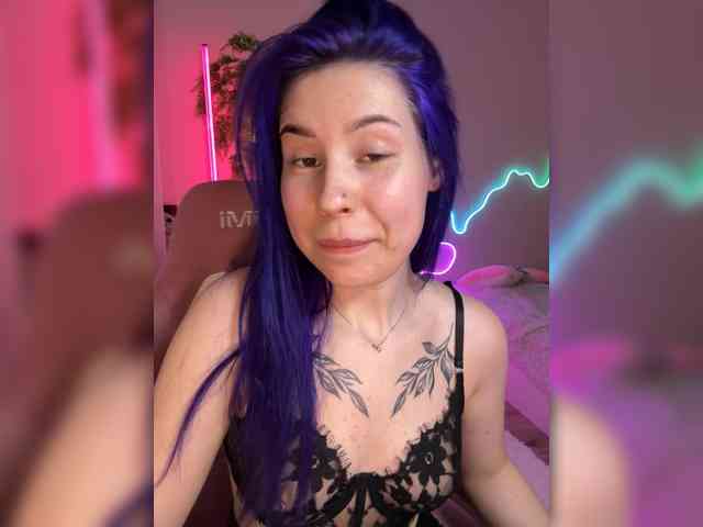 LadyAlis webcam