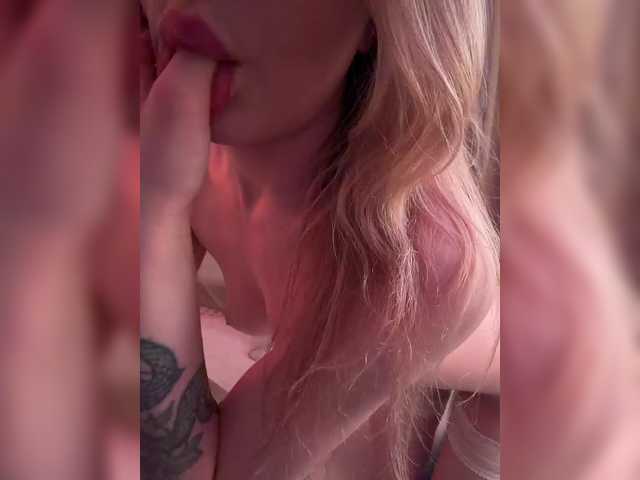 MayWey's BongaCams show and profile