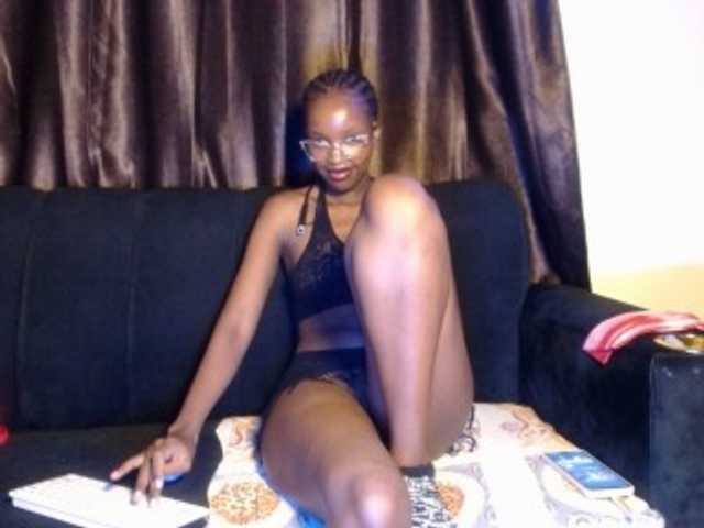 Wildsmile254 live cam on BongaCams