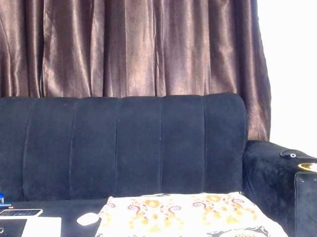 Wildsmile254 live cam on BongaCams