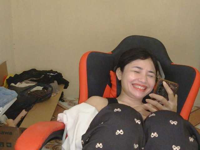 le modèle nana7777 est en webcam porno dans un show sur le site bongacams, il possède les tags suivants: Asian,Brunette,Shaved