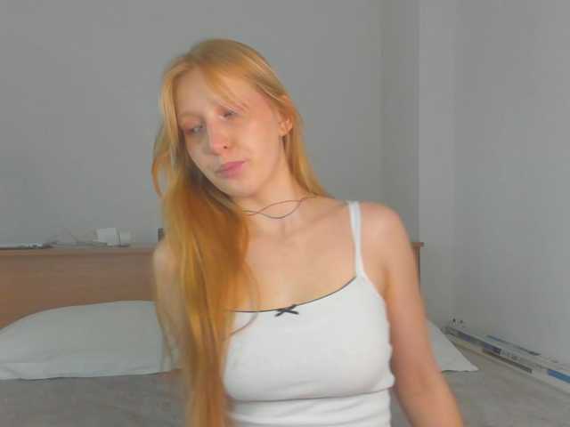 FoxieKiss live cam on BongaCams