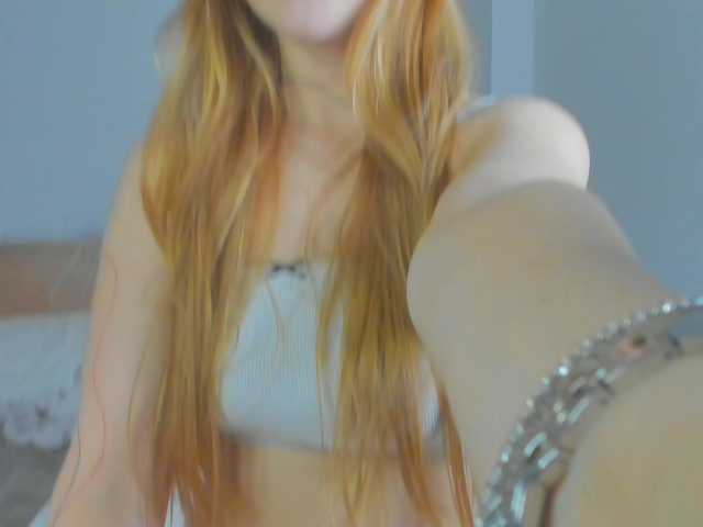 FoxieKiss live cam on BongaCams