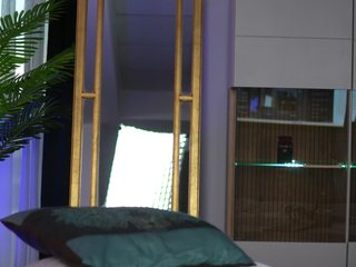 ZenyaNoir Porn Show