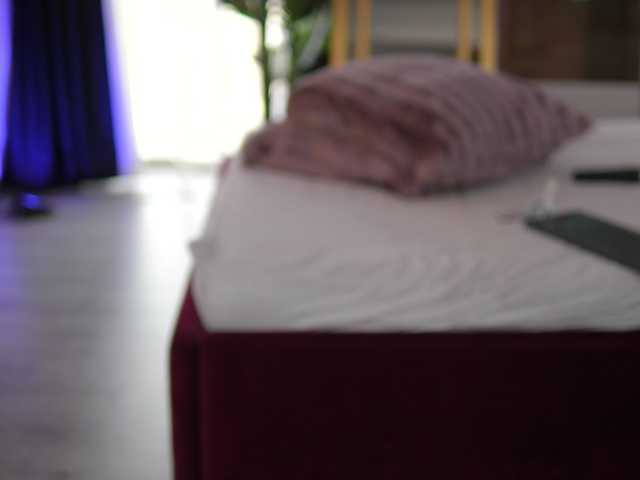 ZenyaNoir's BongaCams show and profile