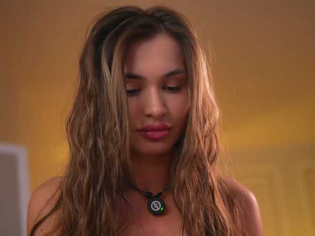KyssaraPlay live cam on BongaCams