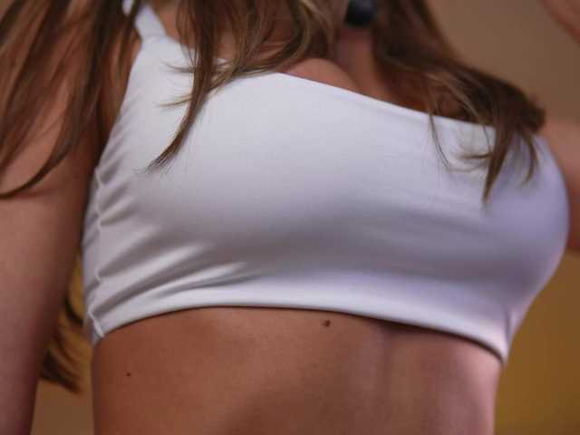 KyssaraPlay live cam on BongaCams