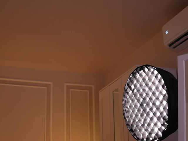 KyssaraPlay's BongaCams show and profile